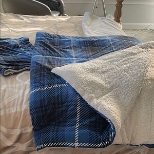 Blue and Cream flannel Plaid Sherpa comforter Blanket full size with sham